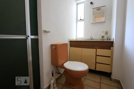 Banheiro de apartamento para alugar com 3 quartos, 80m² em Jardim Londrina, São Paulo