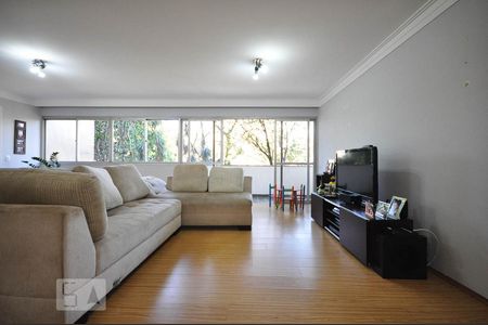 Sala de tv de apartamento para alugar com 3 quartos, 145m² em Paraíso do Morumbi, São Paulo