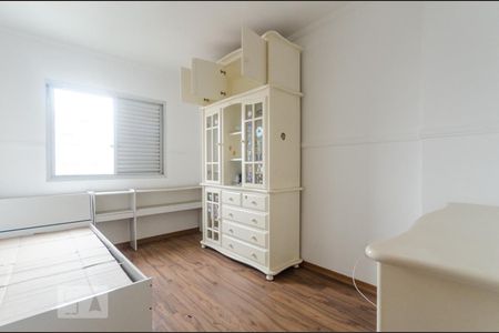 Quarto de apartamento à venda com 3 quartos, 96m² em Vila Firmiano Pinto, São Paulo