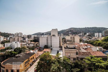 Vista sala de apartamento à venda com 2 quartos, 90m² em Grajaú, Rio de Janeiro