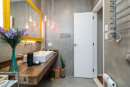 Banheiro de apartamento à venda com 2 quartos, 70m² em Tijuca, Rio de Janeiro