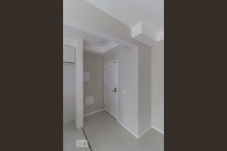 Sala de apartamento para alugar com 1 quarto, 45m² em Parque Industrial Tomas Edson, São Paulo
