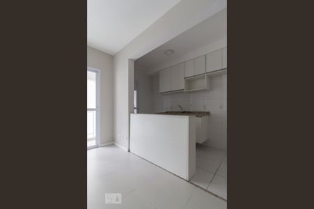 Sala de apartamento para alugar com 1 quarto, 45m² em Parque Industrial Tomas Edson, São Paulo