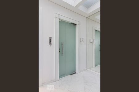 Porta de Entrada  de apartamento para alugar com 4 quartos, 380m² em Jardim Avelino, São Paulo