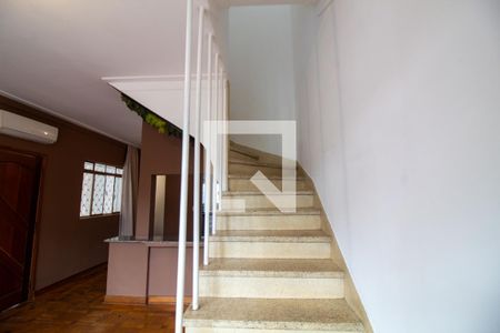 Escada de casa à venda com 3 quartos, 200m² em Vila Cordeiro, São Paulo