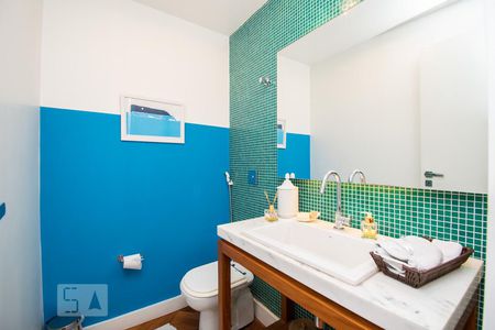 Lavabo de apartamento para alugar com 4 quartos, 233m² em Laranjeiras, Rio de Janeiro