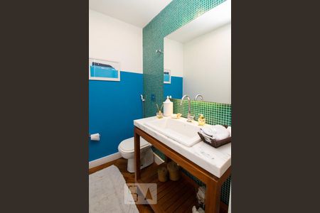 Lavabo de apartamento para alugar com 4 quartos, 233m² em Laranjeiras, Rio de Janeiro