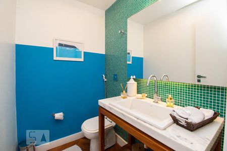 Lavabo de apartamento para alugar com 4 quartos, 233m² em Laranjeiras, Rio de Janeiro