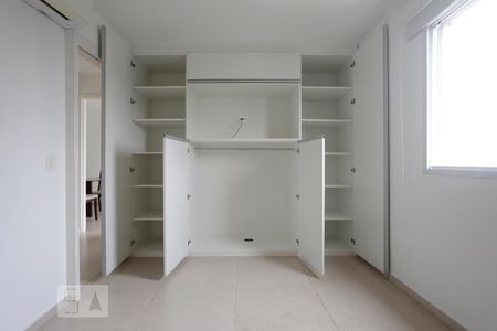 Quarto 2 Armário  de apartamento para alugar com 2 quartos, 118m² em Pinheiros, São Paulo