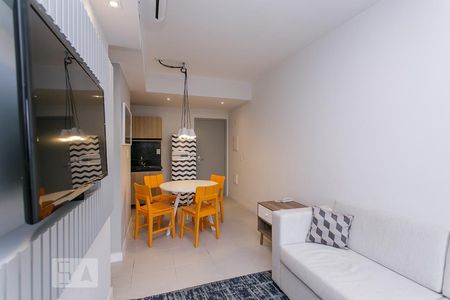 Sala de kitnet/studio para alugar com 1 quarto, 55m² em Jacarepaguá, Rio de Janeiro