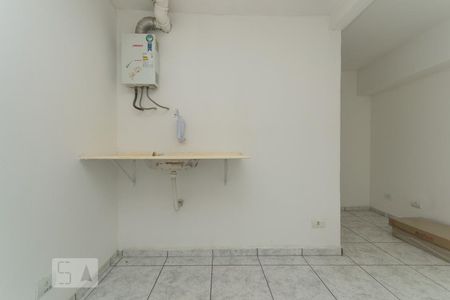 Cozinha de kitnet/studio para alugar com 1 quarto, 15m² em Liberdade, São Paulo