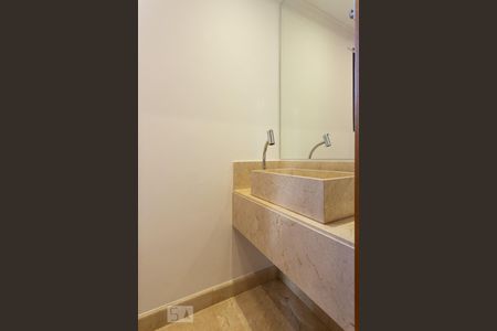 Lavabo de apartamento para alugar com 3 quartos, 145m² em Indianópolis, São Paulo