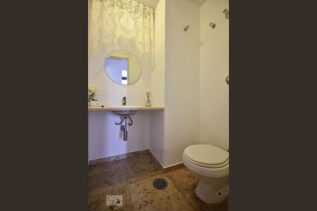 Lavabo de apartamento à venda com 3 quartos, 140m² em Vila Suzana, São Paulo