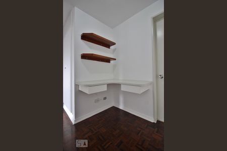 Detalhe corredor de apartamento à venda com 3 quartos, 140m² em Vila Suzana, São Paulo