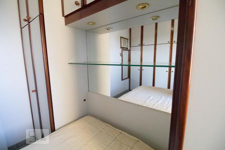 detalhe suite de apartamento para alugar com 1 quarto, 30m² em Setor Central, Goiânia