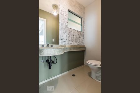 Lavabo de casa de condomínio à venda com 4 quartos, 380m² em Alphaville, Barueri