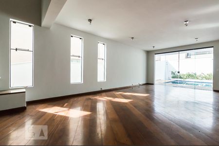 Sala de casa de condomínio à venda com 4 quartos, 380m² em Alphaville, Barueri