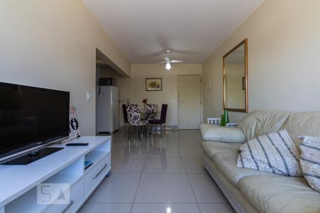 Sala de apartamento para alugar com 2 quartos, 75m² em Jardim das Acácias, São Paulo