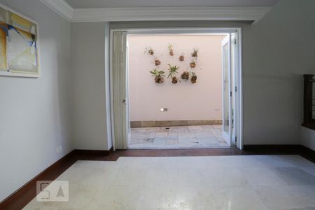 Sala de casa para alugar com 4 quartos, 320m² em Alto de Pinheiros, São Paulo