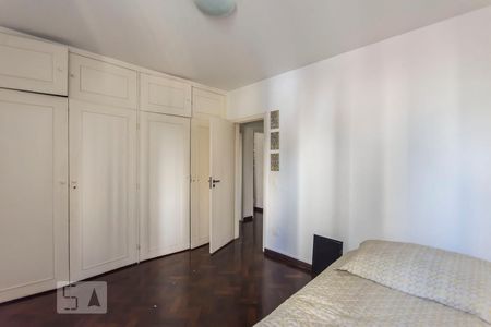 Quarto de apartamento para alugar com 2 quartos, 95m² em Indianópolis, São Paulo