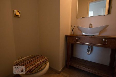 Lavabo de apartamento à venda com 3 quartos, 140m² em Vila Suzana, São Paulo