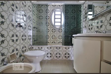 Banheiro de apartamento para alugar com 3 quartos, 146m² em Vila Andrade, São Paulo