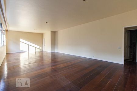 Apartamento à venda com 240m², 4 quartos e 2 vagasSala