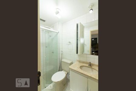 Banheiro de apartamento para alugar com 1 quarto, 45m² em Vila Olímpia, São Paulo