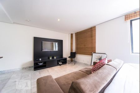 Sala / Quarto de kitnet/studio para alugar com 1 quarto, 50m² em Planalto Paulista, São Paulo