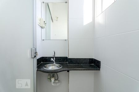 Banheiro de apartamento à venda com 1 quarto, 37m² em Centro, Belo Horizonte