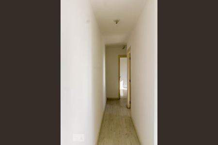 Corredor de acesso aos quartos de apartamento à venda com 2 quartos, 45m² em Vila Venditti, Guarulhos