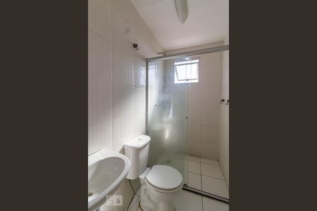 Banheiro  de apartamento à venda com 2 quartos, 45m² em Vila Venditti, Guarulhos