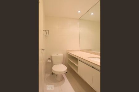 Banheiro Social de apartamento para alugar com 1 quarto, 82m² em Pinheiros, São Paulo