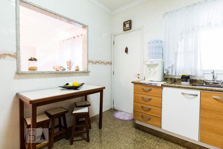 Cozinha de apartamento à venda com 3 quartos, 247m² em Vila Lúcia, São Paulo