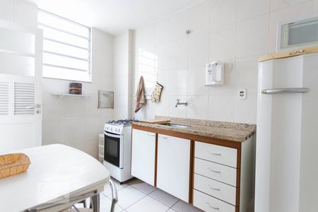 Cozinha de apartamento para alugar com 2 quartos, 50m² em Leblon, Rio de Janeiro