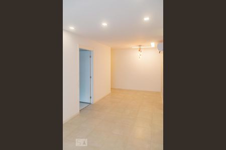 Sala de apartamento para alugar com 2 quartos, 84m² em Barra da Tijuca, Rio de Janeiro