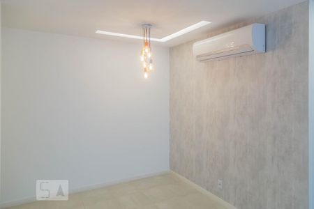 Sala de apartamento para alugar com 2 quartos, 84m² em Barra da Tijuca, Rio de Janeiro