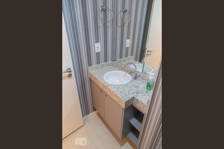 Lavabo de apartamento para alugar com 2 quartos, 84m² em Barra da Tijuca, Rio de Janeiro