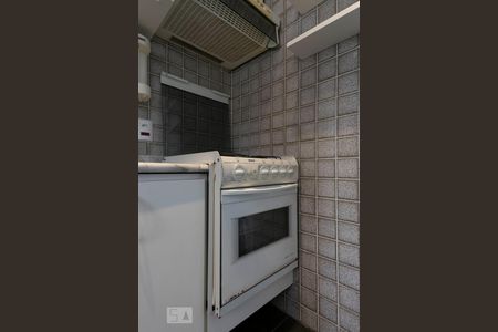 1o. Andar - Cozinha (Fogão) de apartamento à venda com 1 quarto, 56m² em Aclimação, São Paulo
