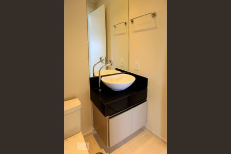Banheiro Lavabo de apartamento para alugar com 1 quarto, 65m² em Pinheiros, São Paulo
