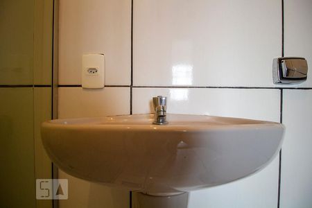 Banheiro de apartamento à venda com 2 quartos, 74m² em Barro Preto, Belo Horizonte