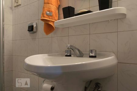 Banheiro social (Torneira) de apartamento para alugar com 2 quartos, 75m² em Vila Mariana, São Paulo