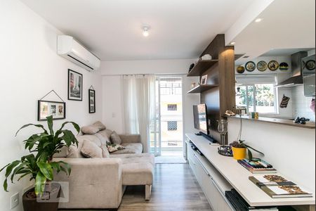 Sala de estar de apartamento para alugar com 2 quartos, 67m² em Praça da Bandeira, Rio de Janeiro