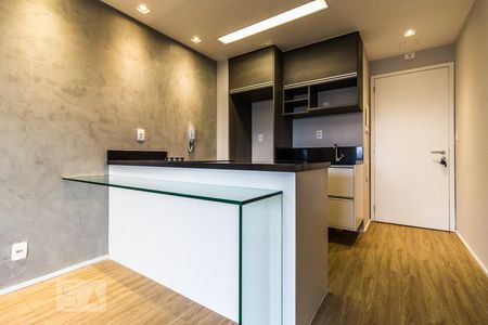 Cozinha de apartamento para alugar com 1 quarto, 47m² em Parque Industrial Tomas Edson, São Paulo