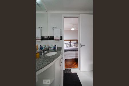 Apartamento à venda com 98m², 3 quartos e 1 vaga Apartamento à venda com 98m², 3 quartos e 1 vagaBanheiro da Suíte