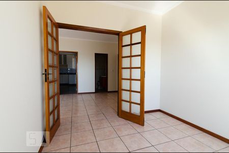 Sala de tv de apartamento à venda com 4 quartos, 150m² em Mansões Santo Antônio, Campinas