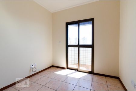 Sala de tv de apartamento à venda com 4 quartos, 150m² em Mansões Santo Antônio, Campinas