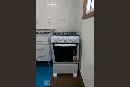 Cozinha (Fogão) de apartamento para alugar com 2 quartos, 45m² em Aclimação, São Paulo