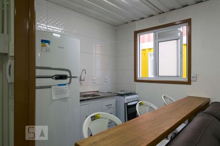 Cozinha de apartamento para alugar com 2 quartos, 45m² em Aclimação, São Paulo