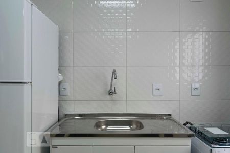 Cozinha (Torneira) de apartamento para alugar com 2 quartos, 43m² em Aclimação, São Paulo